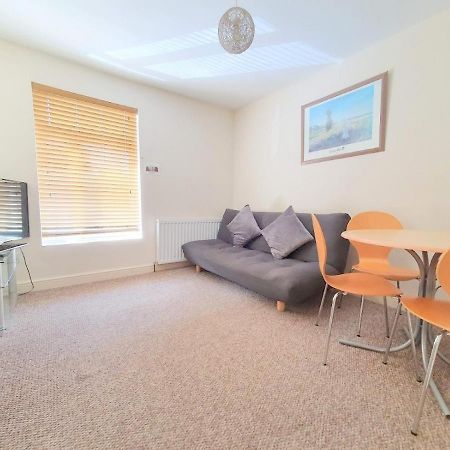 Bassett Flat With 2 Bedrooms And Superfast Wi-Fi 锡廷伯恩 外观 照片