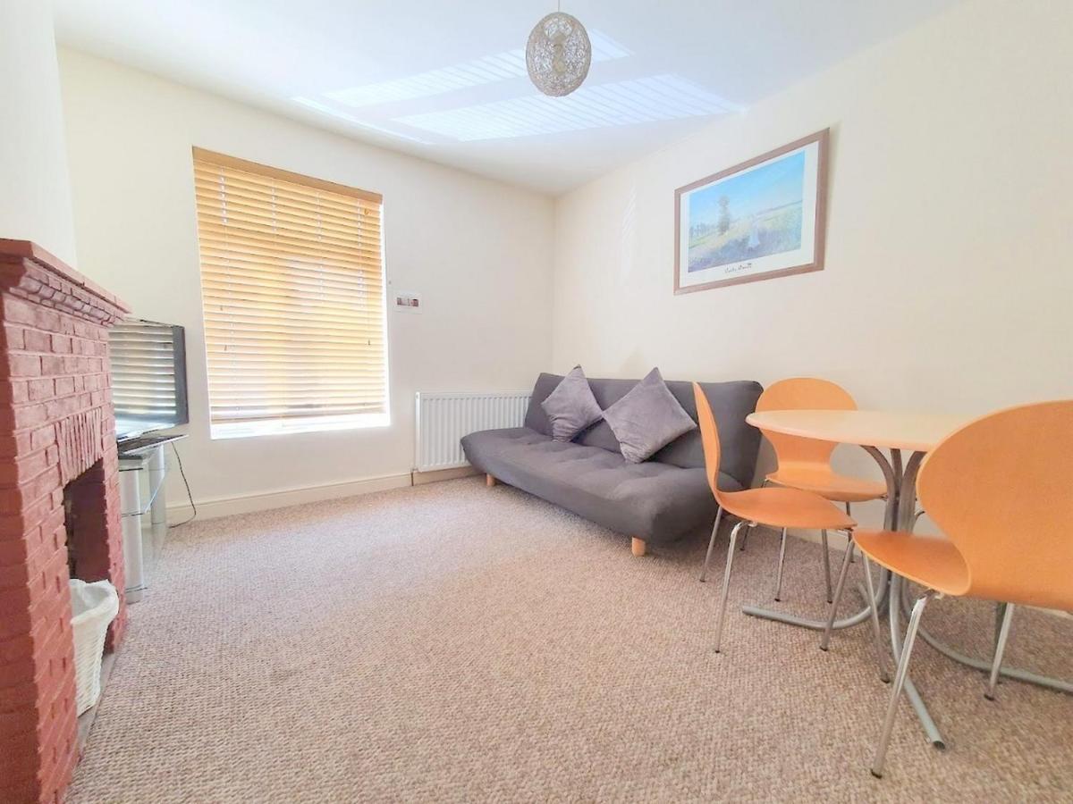 Bassett Flat With 2 Bedrooms And Superfast Wi-Fi 锡廷伯恩 外观 照片